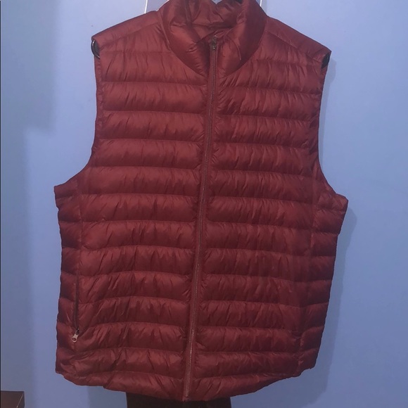 Vests - Picture 3 of 4
